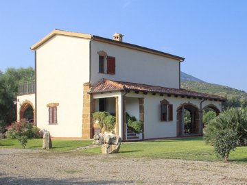 vakantiehuis sardinie - villa ulivo met zwembad - alghero (1).jpg