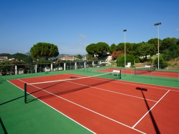 park hotel tennisbaan.jpg