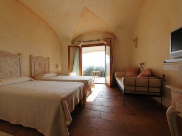 s olias hotel - kleinschalig overnachten in sardinie (3).jpg