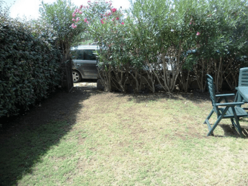 zwembad - appartement sardinie - eenvoudig - pittulongu.png