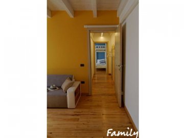 family room 1.jpg