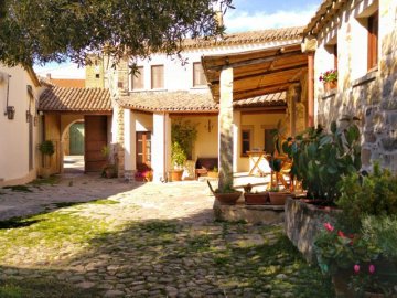 borgo dell'arcangelo - tuili - sardinie (2).jpg