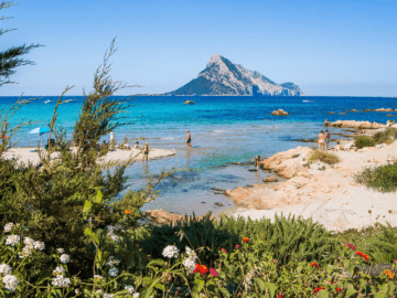 vakantiehuis-aan-zee-op-sardinie (3).png