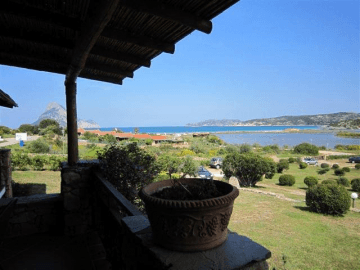 vakantiehuis-aan-zee-op-sardinie (4).png