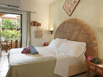 hotel-torreruja-isola-rossa-sardinia4all (10).png