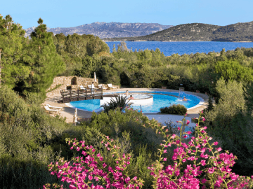 hotel sardinie - hotel cala di lepre - sardinia4all (6).png