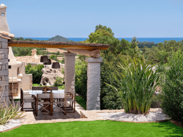 vakantiehuis met zwembad in zuidoost sardinie - villa aurora in costa rei (1).png