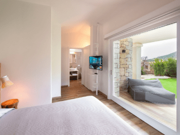 vakantiehuis met zwembad in zuidoost sardinie - villa aurora in costa rei (12).png