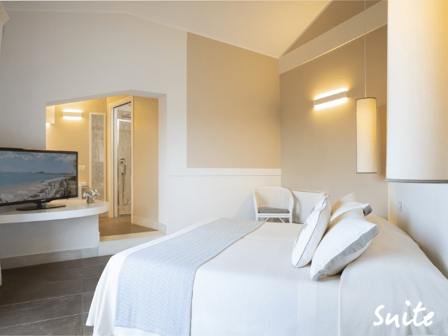 suite hotel baia di nora, pula - sardinie (1).png