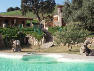 Zwembad - Hotel Funtana Abbas - Luras - Sardinië  